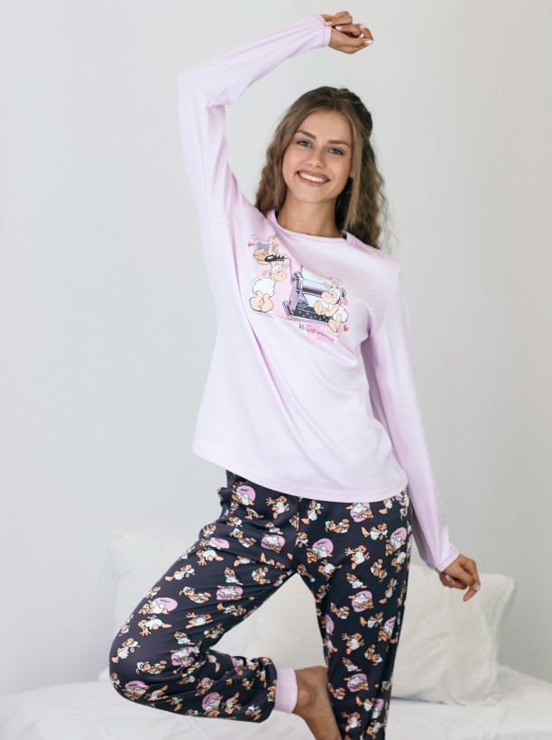 woman pijama affect printet in the heart