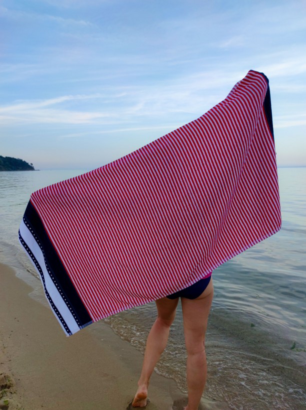 swim towel in sea element